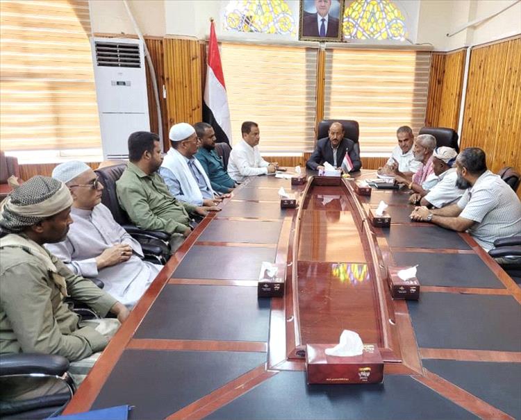 وكيل حضرموت يؤكد حرص السلطة المحلية على دعم أنشطة وبرامج جمعيات ذوي الإعاقة