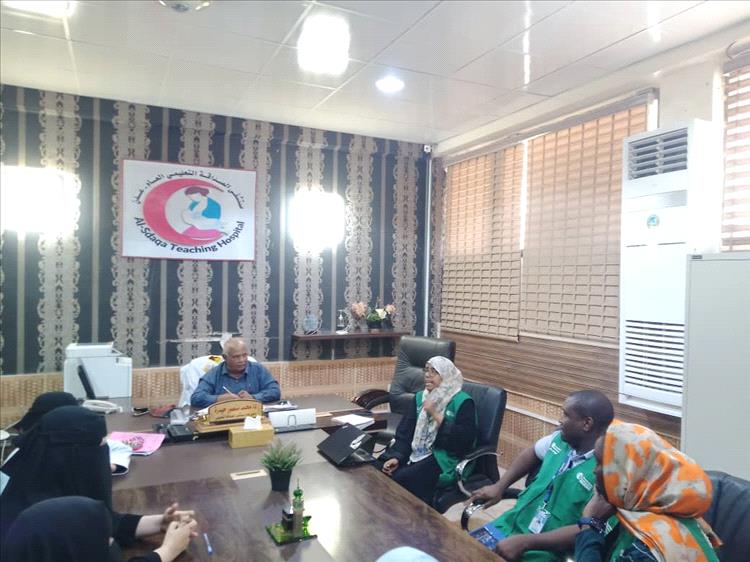 مدير مستشفى الصداقة بعدن يبحث مع الهيئة الطبية الدولية سبل التعاون المشترك