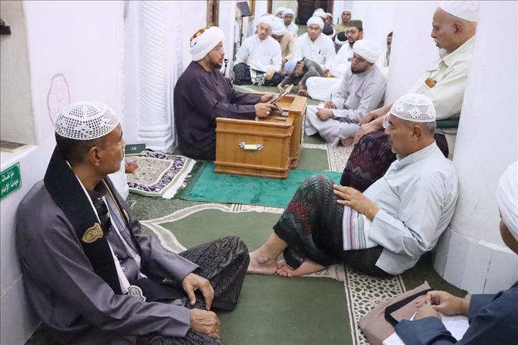 روحانية شهر رمضان بمسجد الرياض بسيئون 
