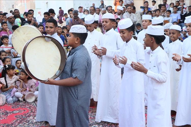 بالموشحات والاهازيج والجوائز .. مسجد الشيخ عبدالحق بفلح لأول مرة يحتفل بختمه لليلة 11 رمضان 1447هـ