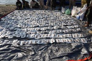 بقيادة العميد حمدي شكري .. الحملة الأمنية في لحج وباب المندب توجه ضربة قاصمة لمافيا التهريب العابرة للحدود