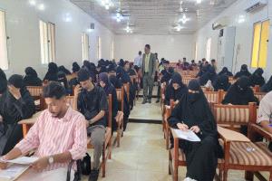 وسط أجواء من الانضباط والتنظيم.. كلية اللغات والترجمة بجامعة عدن تدشن امتحانات الدور الثاني