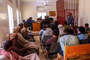 المحكمة العسكرية بشبوة تصدر حكمين في قضيتي قتل واختلاس عتاد عسكري