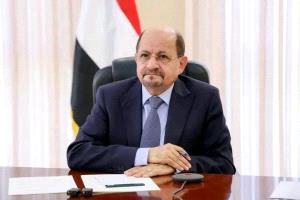 صحافي يوجه مقترحاً هاماً لرئيس الوزراء شائع الزنداني