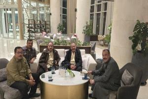 قيادات جنوبية تزور اللواء بن بريك للاطمئنان على صحته وتؤكد أهمية دوره  الوطني