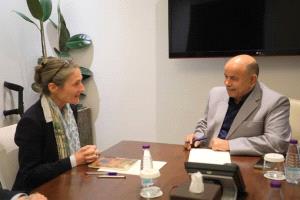 عضو مجلس القيادة الخنبشي يبحث مع سفيرة مملكة هولندا لدى اليمن التدخلات التنموية