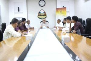 مدير تربية ساحل حضرموت يترأس اجتماعاً لاستعراض تجربة تطبيق (كادري) لإدارة الموارد البشرية