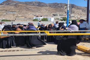 قوات عسكرية تغلق مبنى الأمانة العامة للمجلس الانتقالي الجنوبي المنحل في العاصمة المؤقتة عدن