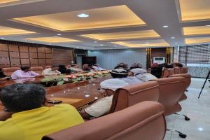 وزير الدولة محافظ  عدن  يكثف عمل فرق المسح الميداني للمديريات