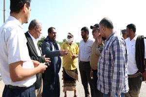 شركة الخضيري للمقاولات تتسلّم موقع مشروع خط جعار–باتيس في أبين