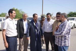 تسليم موقع مشروع خط جعار–باتيس بأبين الى الجهة المنفذة ضمن خطة تطوير البنية التحتية للطرق