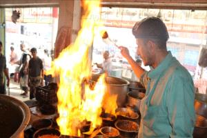 سلتة رمضان... طبق يعيد اليمنيين إلى دفء اللمة العائلية