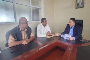 في لقائه برئيس المؤسسة.. نائب محافظ أبين يشيد بدور "تراحم" الخيري في المحافظة