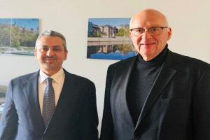 السفير الإرياني يناقش مع رئيس مجموعة الصداقة الألمانية - العربية تطورات الأوضاع في اليمن