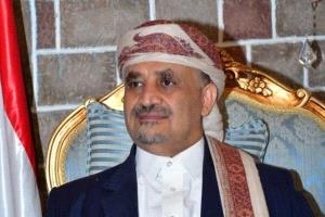 منظمة سام: الحوثيون يفرضون قيودا تعسفية ويراقبون منزل الزعيم القبلي حميّر الأحمر