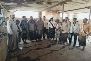 تسليم موقع مشروع تأهيل سوق الأسماك بمدينة رضوم