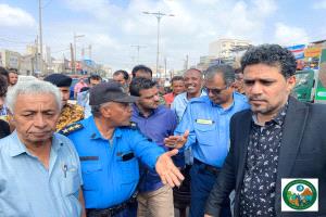 فهيم عُباد يشارك في حملة نظافة بالشيخ عثمان يقودها المدير العام