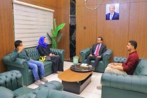 وزير الخدمة المدنية والتأمينات يلتقي رئيسة بعثة أطباء بلا حدود البلجيكية