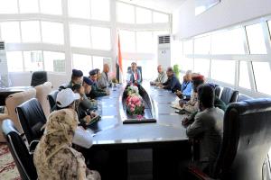 اللجنة الأمنية بمطار سيئون الدولي بحضرموت تعقد اجتماعها الدوري برئاسة وكيل المحافظة