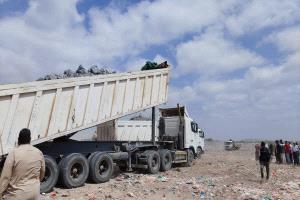 إتلاف 300 طن من الكلنكر في عدن بقرار قضائي ضمن إجراءات حماية المستهلك