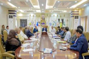 وزير النقل يترأس اجتماعاً موسعاً في عدن لبحث رفع كفاءة الأداء وتعزيز الحوكمة