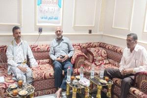 رئيس مجلس أبناء عدن يبحث مع قيادات رسمية ونقابية سبل تمكين الكوادر العدنية ودعم الحوار الجنوبي