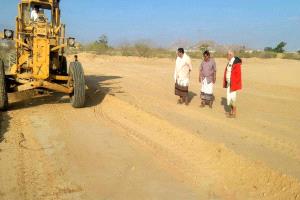 بدء العمل في تجهيز ملعب نادي شباب زارة الحاضن لمباريات دوري (العوذلي) الرمضاني في نسخته الثانية