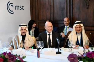 اندبندنت عربية: العليمي يطرق باب "عضوية اليمن" في دول الخليج