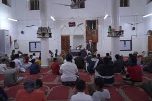 مؤسسة وادي دوعن للتنمية تستضيف الشيخ صالح باكرمان في مجلس إفتاء