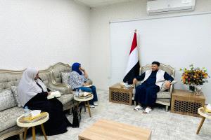 عبدالله العليمي.. يلتقي عدد من الوزراء ويؤكد أولوية العمل من الداخل وتعزيز الاستقرار