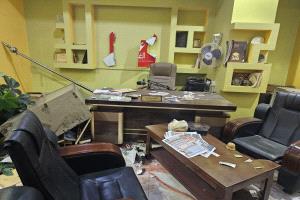 الاتحاد الدولي للصحفيين يدين اقتحام صحيفة عدن الغد وإصابة اثنين من موظفيها في عدن