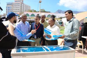 رئيس هيئة مصائد خليج عدن يفتتح معرض تسويق الأسماك  والمنتجات البحرية