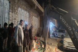 استمرار الأعمال في مشروع إنارة شوارع لودر بالطاقة الشمسية بدعم من مؤسسة الناصر للتنمية