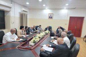 وزير الاتصالات وتقنية المعلومات يعقد اجتماعًا موسعًا بقيادات الوزارة