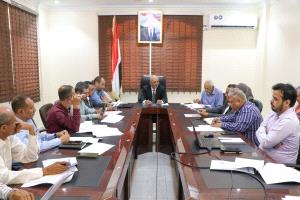 وزير المياه والبيئة يترأس اجتماعاً موسعاً بعدن لمناقشة خطة عمل الوزارة للعام 2026م