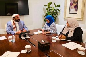 عضو مجلس القيادة العرادة يلتقي وزيرتي الشؤون القانونية وشؤون المرأة