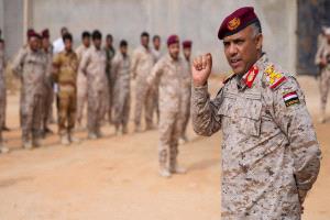 أركان محور الغيضة يتفقد جاهزية كتيبة أمن وحماية الطرقات ويشيد بمستوى أدائها في المهرة