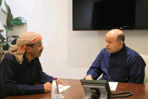 عضو مجلس القيادة الرئاسي سالم الخنبشي يلتقي وزير النفط والمعادن