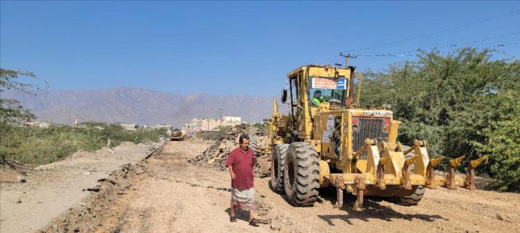 المدير العام لمديرية لودر يتفقد سير العمل لمؤسسة الناصر بلودر 