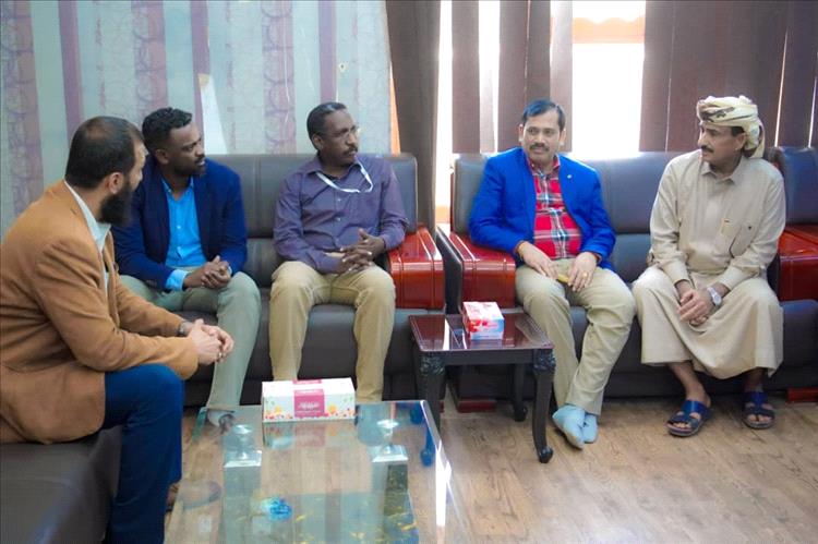 محافظ شبوة: استمرار تطوير مستشفى بن زايد بدعم الامارات