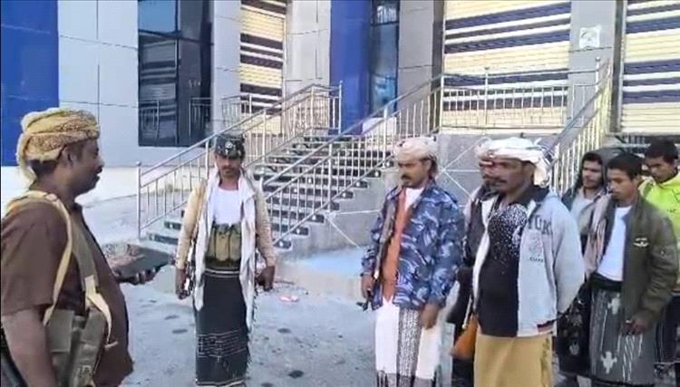 قوات حماية حضرموت تؤمّن مرافق حيوية في مدينة المكلا