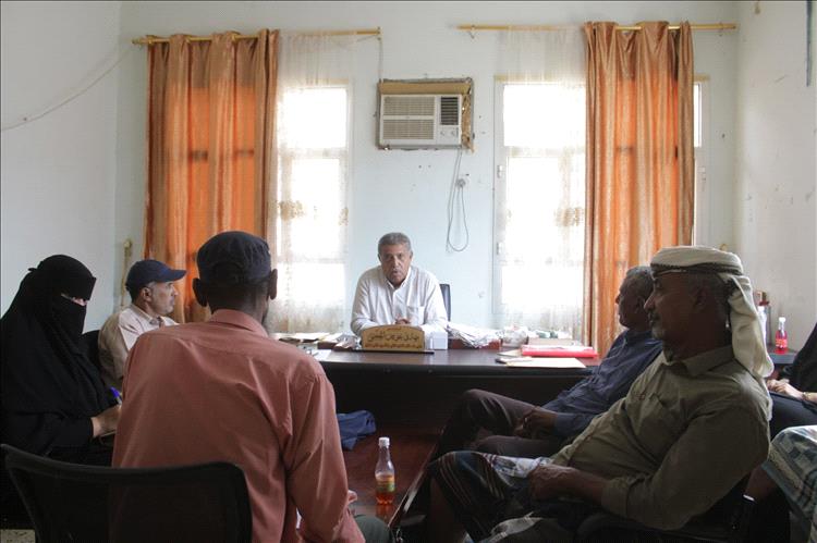 مدير عام التعليم الفني أبين يُناقش الاستعداد للامتحانات الفصلية ويُشدد على الانضباط الوظيفي