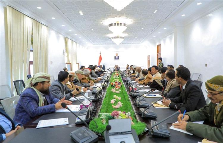 عضو مجلس القيادة اللواء العرادة يترأس اجتماعاً للمكتب التنفيذي لمحافظة مأرب