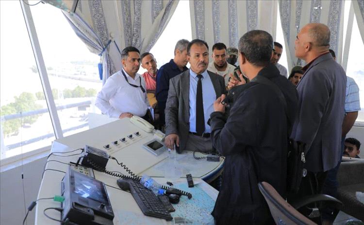 العامري يطلع على جهود إعادة تشغيل مطار سيئون وعدد من المرافق بعد الأحداث الأخيرة