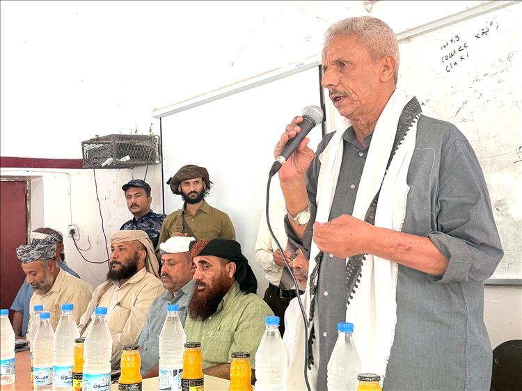 لقاء صبيحي موسع لتوحيد الصف وتعزيز الأمن والاستقرار في مديريات الصبيحة 