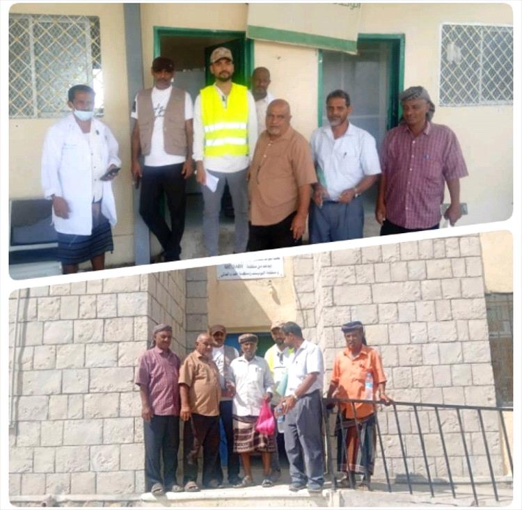 مكتب الصحة بمديرية المضاربة رأس العارة يسلم المقاول العمل في مشروعي وحدتي الصريح والكديرا الصحيتين