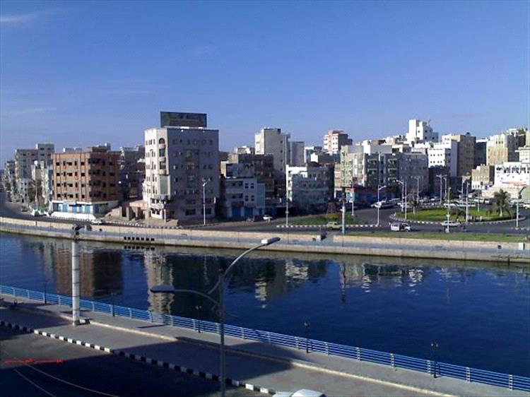 مدير عام مكافحة المخدرات يتفقد المجمع القضائي بالمكلا ويشيد بجهود الجهات الأمنية والمجتمعية