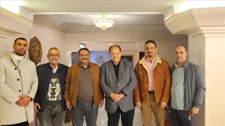 الرئيس الأسبق علي ناصر محمد يلتقي عدد من القيادات والشخصيات الجنوبية 