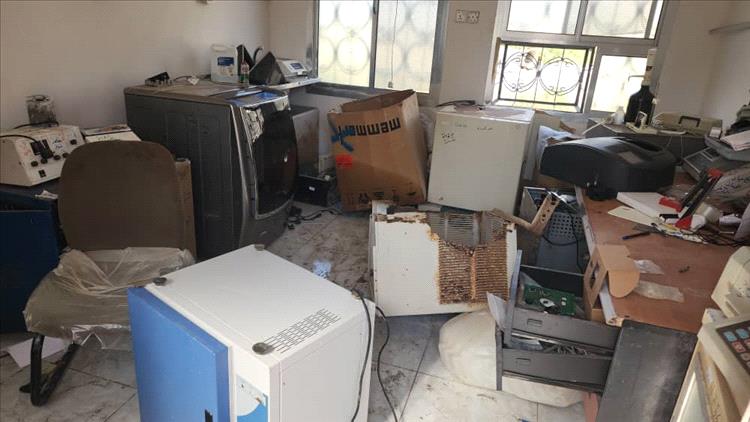 مؤسسة مياه عدن تدعو لإعادة أجهزة فحص المياه بعد اقتحام المختبر المركزي ونهبها