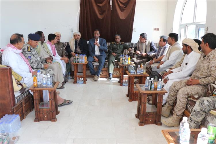 وكيل محافظة المهرة يطّلع على جاهزية القوات العسكرية بميناء نشطون